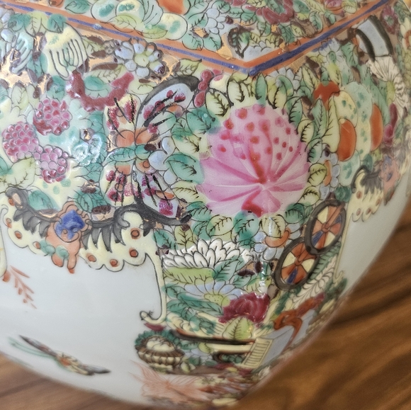 Large Vintage Chinese Rose Medallion Canton Porcelain Ginger Jar Vase - Picture 7 of 15